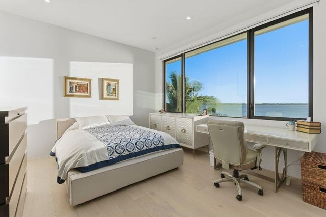 1271 NE Langford Lane, Jensen Beach, FL 34957