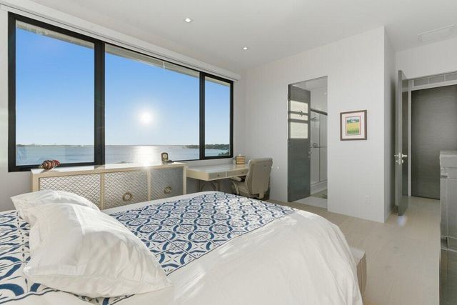 1271 NE Langford Lane, Jensen Beach, FL 34957