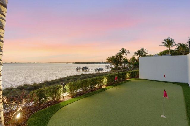 1271 NE Langford Lane, Jensen Beach, FL 34957