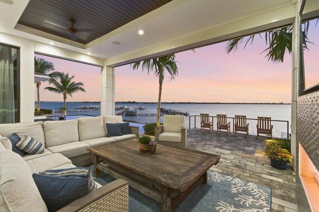 1271 NE Langford Lane, Jensen Beach, FL 34957