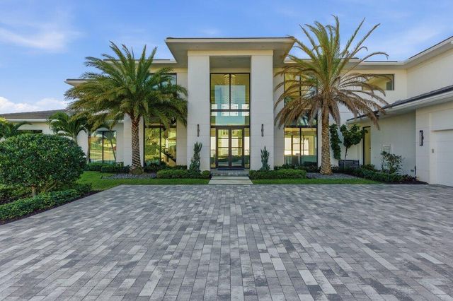 1271 NE Langford Lane, Jensen Beach, FL 34957