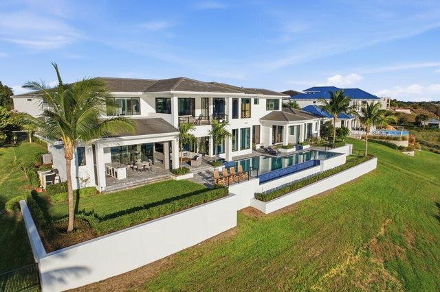 1271 NE Langford Lane, Jensen Beach, FL 34957