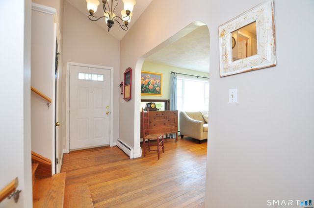 15 Stillman Road, Bloomfield, CT 06002