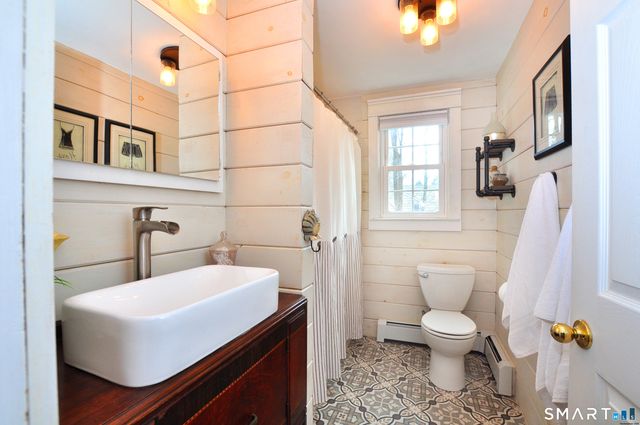 15 Stillman Road, Bloomfield, CT 06002