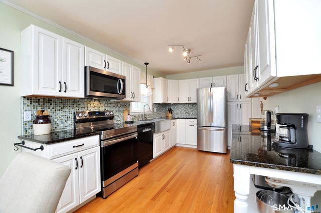 15 Stillman Road, Bloomfield, CT 06002