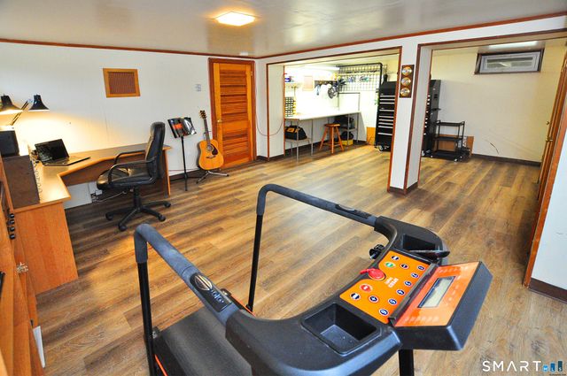 15 Stillman Road, Bloomfield, CT 06002