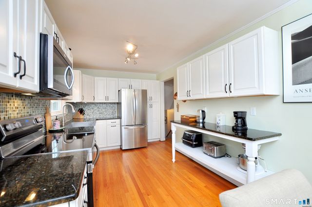 15 Stillman Road, Bloomfield, CT 06002