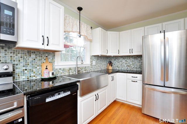 15 Stillman Road, Bloomfield, CT 06002