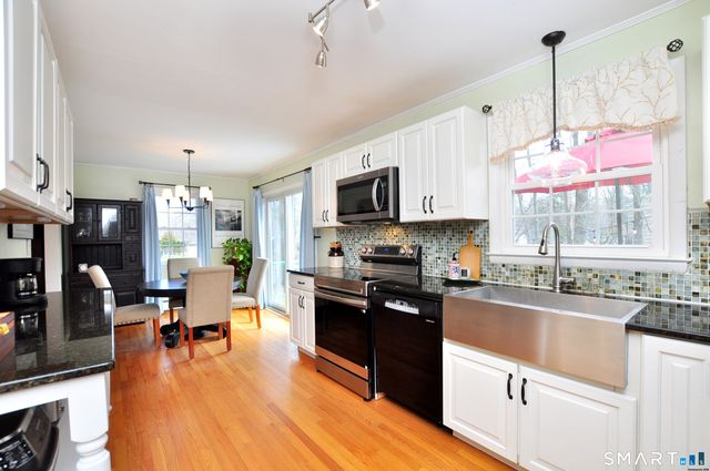 15 Stillman Road, Bloomfield, CT 06002