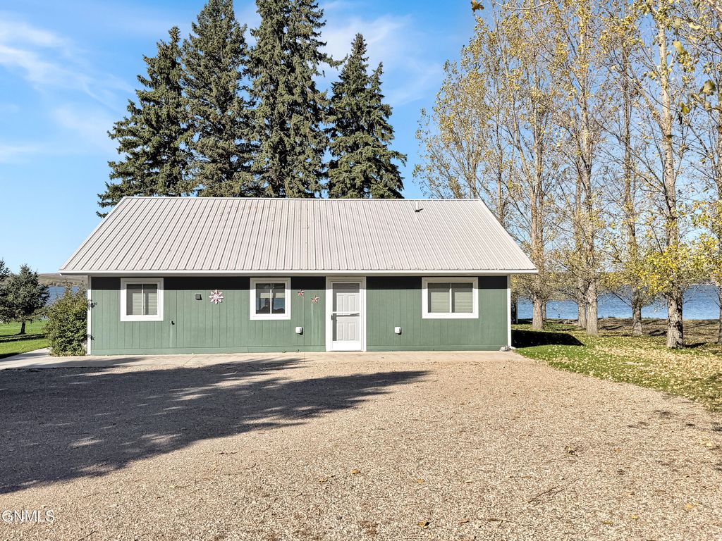 8561 10th Street NE, Grace City, ND 58445 photo 2