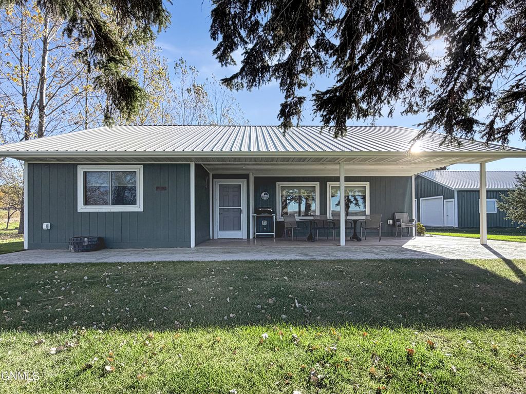 8561 10th Street NE, Grace City, ND 58445 photo 5