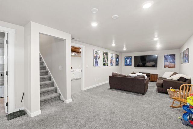 19215 E Valleyway Ave, Spokane Valley, WA 99016