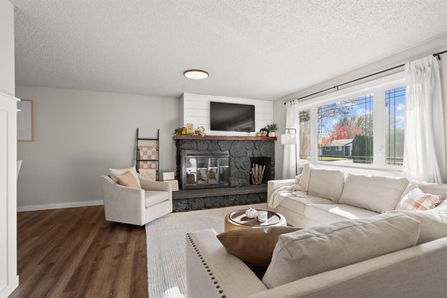 19215 E Valleyway Ave, Spokane Valley, WA 99016