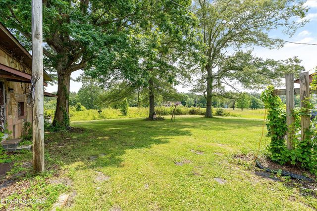 9476 Morgan County Hwy, Sunbright, TN 37872