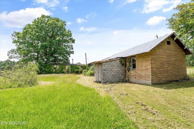 9476 Morgan County Hwy, Sunbright, TN 37872