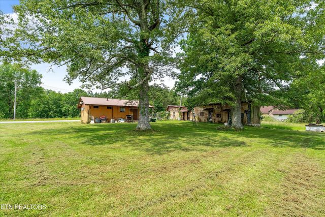 9476 Morgan County Hwy, Sunbright, TN 37872