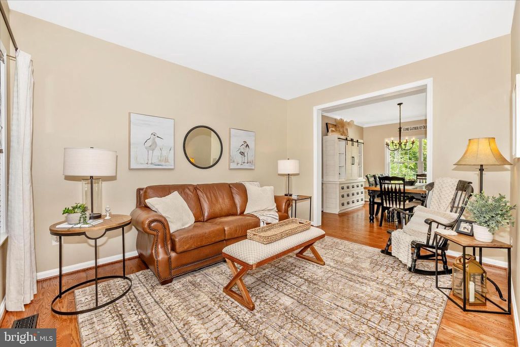 Image 10 of property listing at 402 LEAFY HOLLOW, Mount Airy, MD 21771