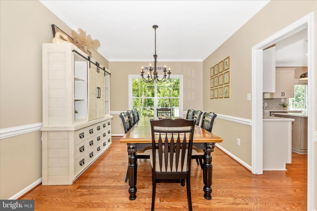 Image 11 of property listing at 402 LEAFY HOLLOW, Mount Airy, MD 21771