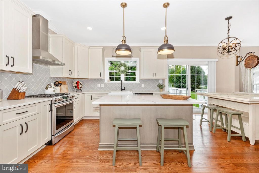 Image 14 of property listing at 402 LEAFY HOLLOW, Mount Airy, MD 21771