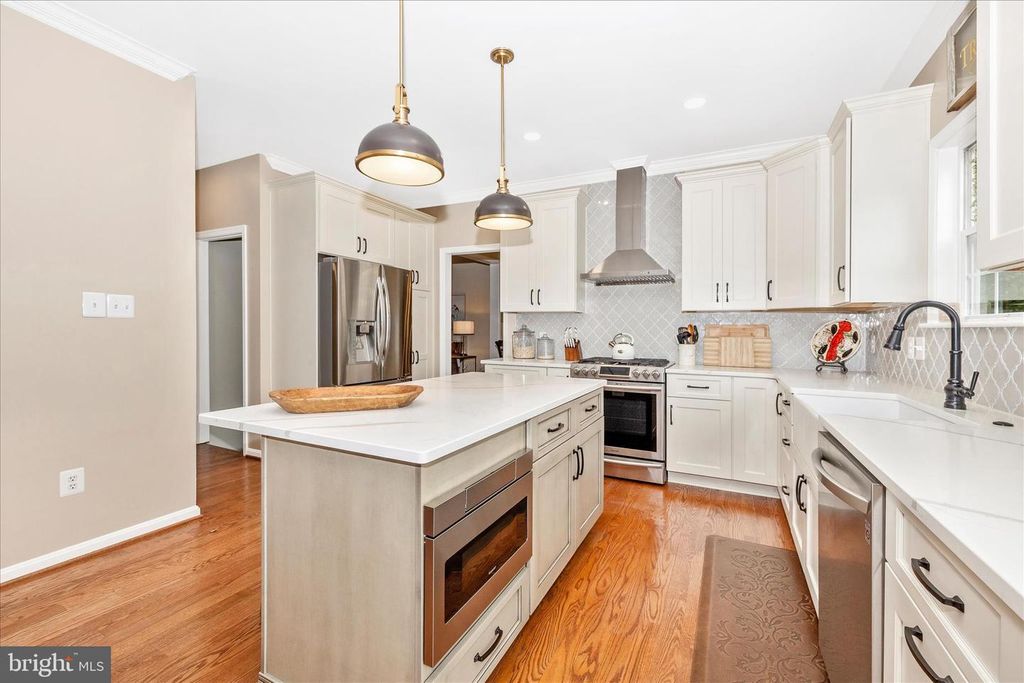 Image 17 of property listing at 402 LEAFY HOLLOW, Mount Airy, MD 21771