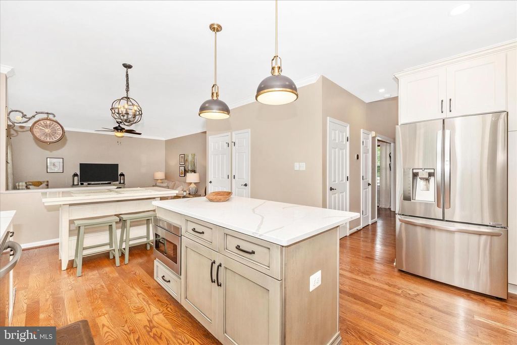 Image 19 of property listing at 402 LEAFY HOLLOW, Mount Airy, MD 21771