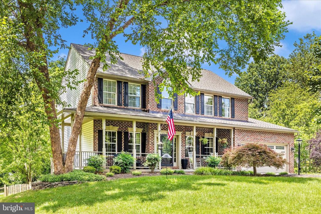 Image 2 of property listing at 402 LEAFY HOLLOW, Mount Airy, MD 21771