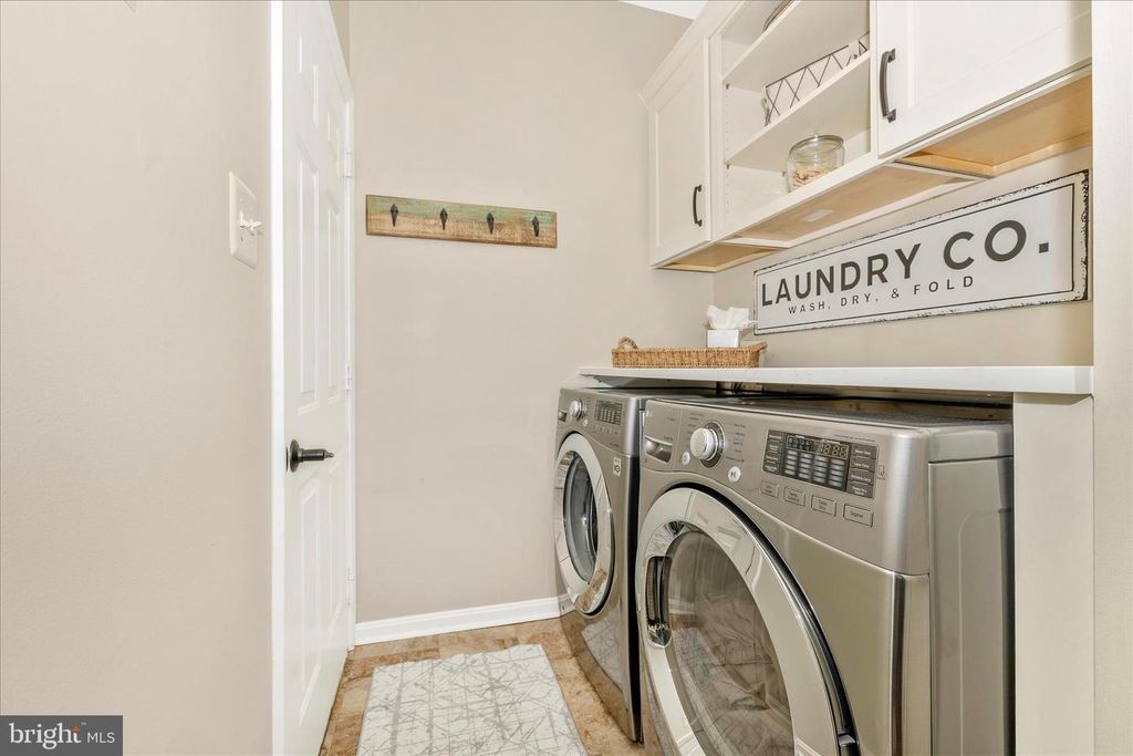 Image 24 of property listing at 402 LEAFY HOLLOW, Mount Airy, MD 21771