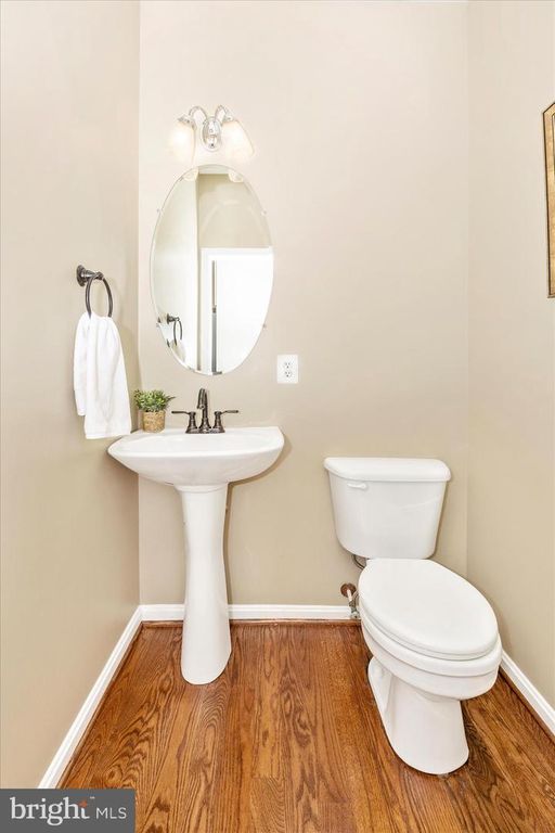 Image 25 of property listing at 402 LEAFY HOLLOW, Mount Airy, MD 21771