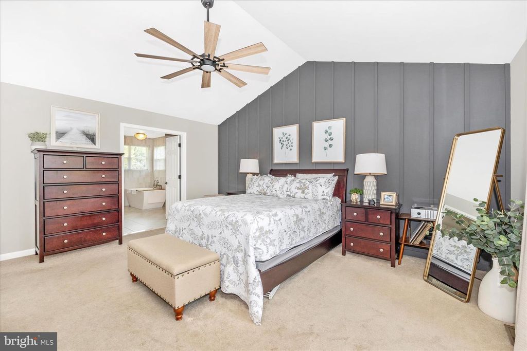 Image 27 of property listing at 402 LEAFY HOLLOW, Mount Airy, MD 21771