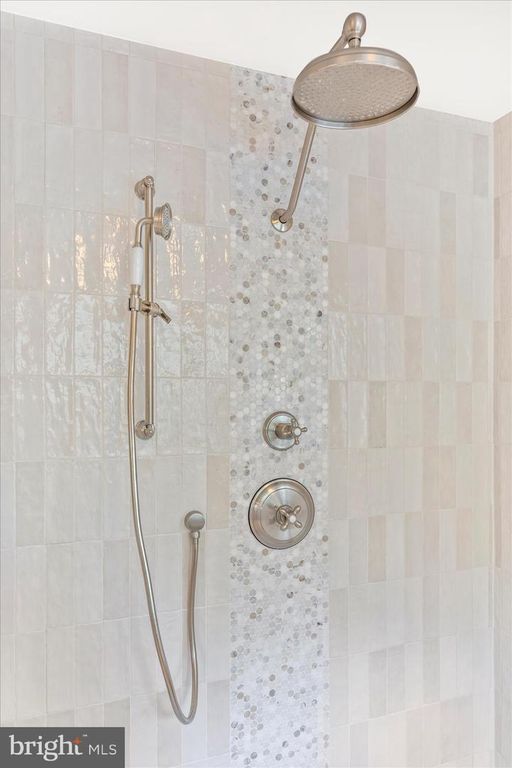 Image 33 of property listing at 402 LEAFY HOLLOW, Mount Airy, MD 21771