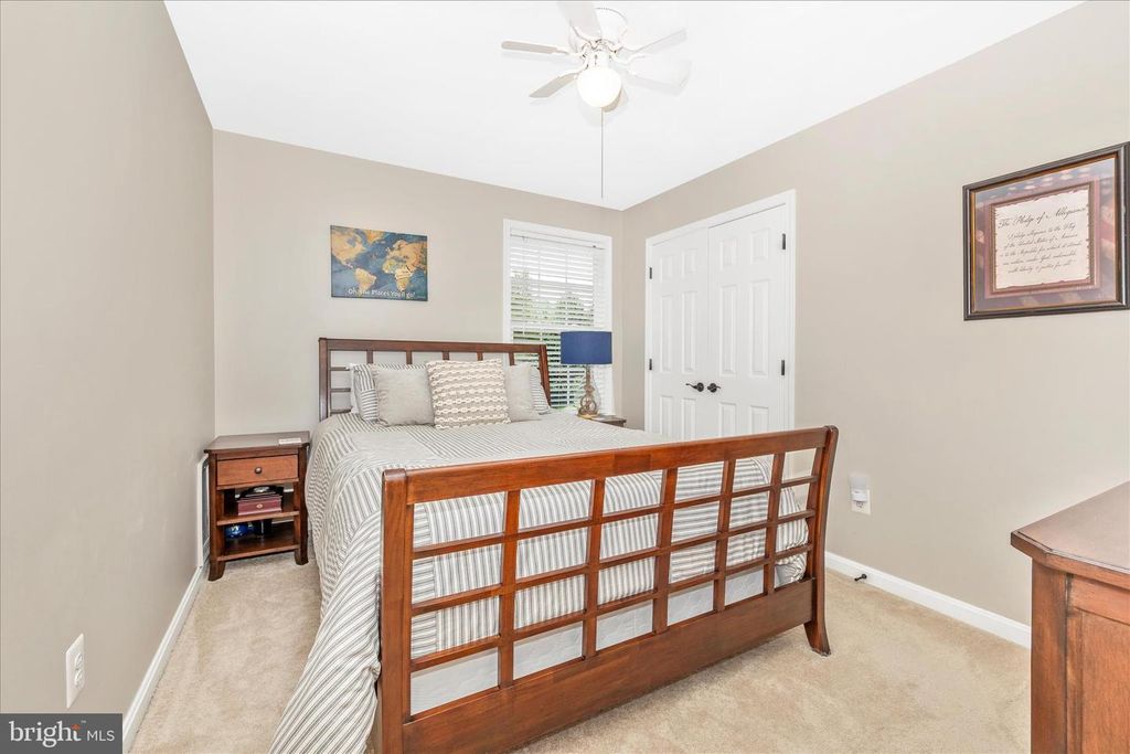 Image 34 of property listing at 402 LEAFY HOLLOW, Mount Airy, MD 21771