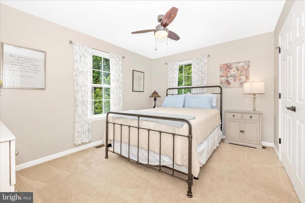 Image 35 of property listing at 402 LEAFY HOLLOW, Mount Airy, MD 21771