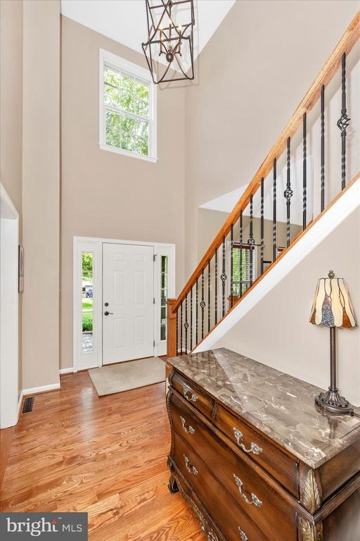 Image 4 of property listing at 402 LEAFY HOLLOW, Mount Airy, MD 21771