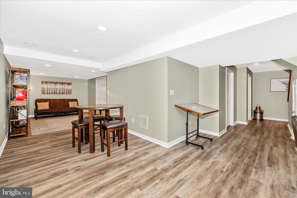 Image 40 of property listing at 402 LEAFY HOLLOW, Mount Airy, MD 21771