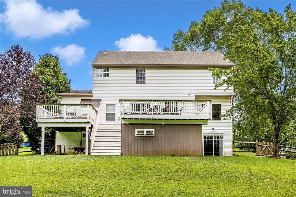 Image 49 of property listing at 402 LEAFY HOLLOW, Mount Airy, MD 21771