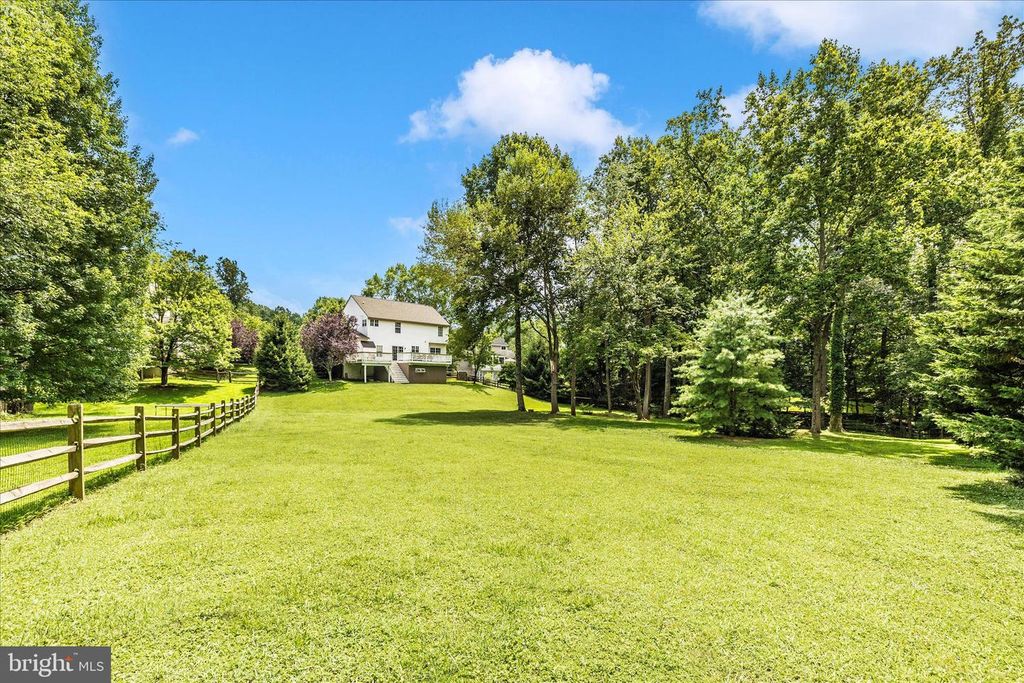 Image 51 of property listing at 402 LEAFY HOLLOW, Mount Airy, MD 21771