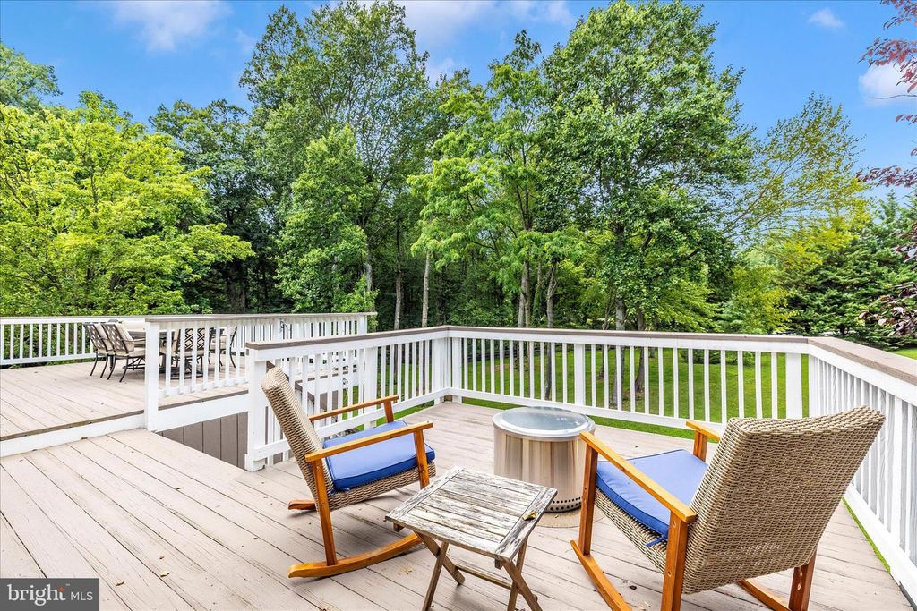 Image 53 of property listing at 402 LEAFY HOLLOW, Mount Airy, MD 21771