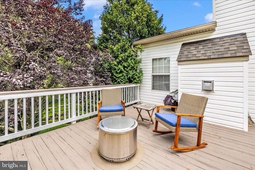 Image 54 of property listing at 402 LEAFY HOLLOW, Mount Airy, MD 21771