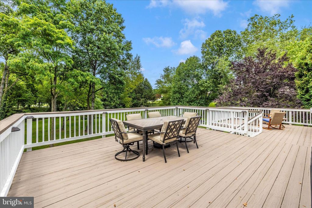 Image 55 of property listing at 402 LEAFY HOLLOW, Mount Airy, MD 21771