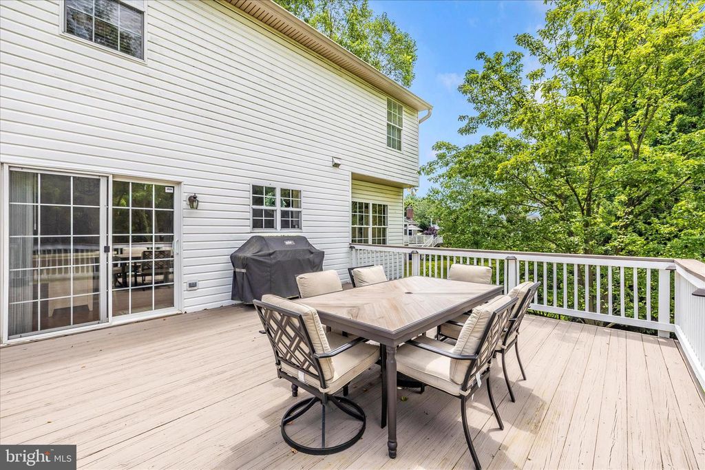 Image 56 of property listing at 402 LEAFY HOLLOW, Mount Airy, MD 21771