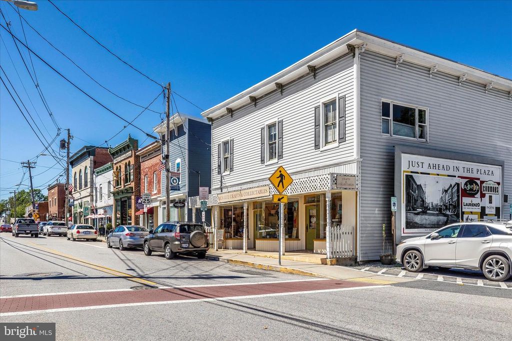 Image 62 of property listing at 402 LEAFY HOLLOW, Mount Airy, MD 21771