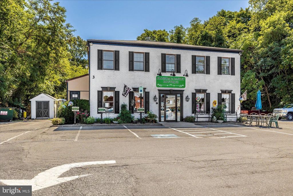 Image 64 of property listing at 402 LEAFY HOLLOW, Mount Airy, MD 21771