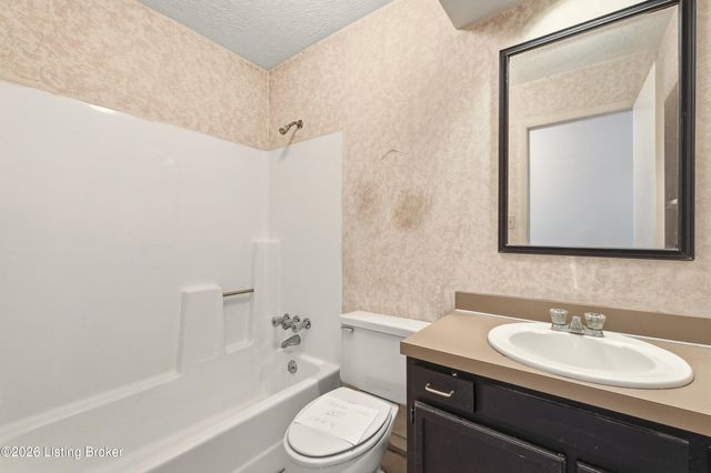 7317 Ridge Creek Rd, Louisville, KY 40291