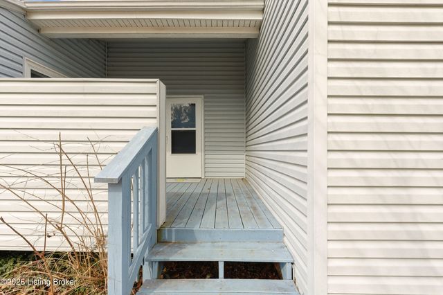 7317 Ridge Creek Rd, Louisville, KY 40291