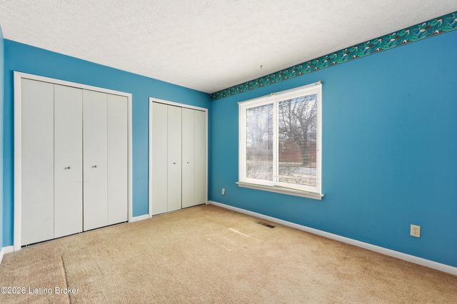 7317 Ridge Creek Rd, Louisville, KY 40291