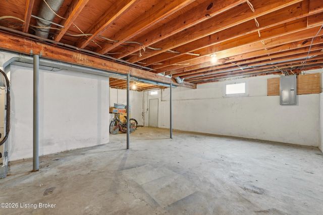 7317 Ridge Creek Rd, Louisville, KY 40291