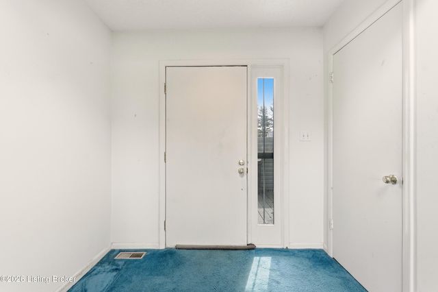 7317 Ridge Creek Rd, Louisville, KY 40291