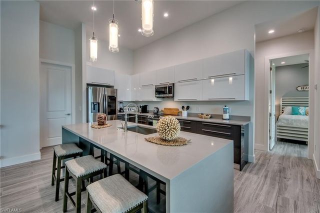 124 SW 16th PL, Cape Coral, FL 33991