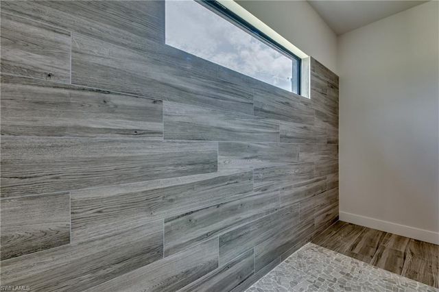 124 SW 16th PL, Cape Coral, FL 33991