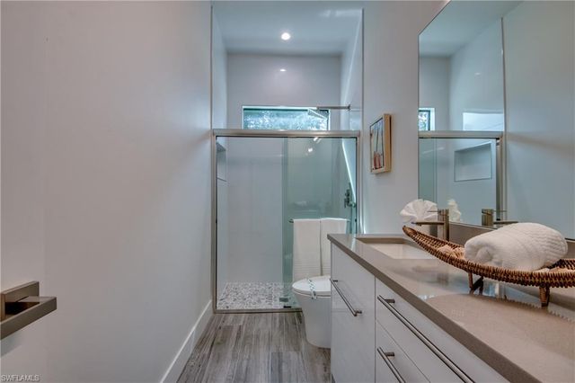 124 SW 16th PL, Cape Coral, FL 33991